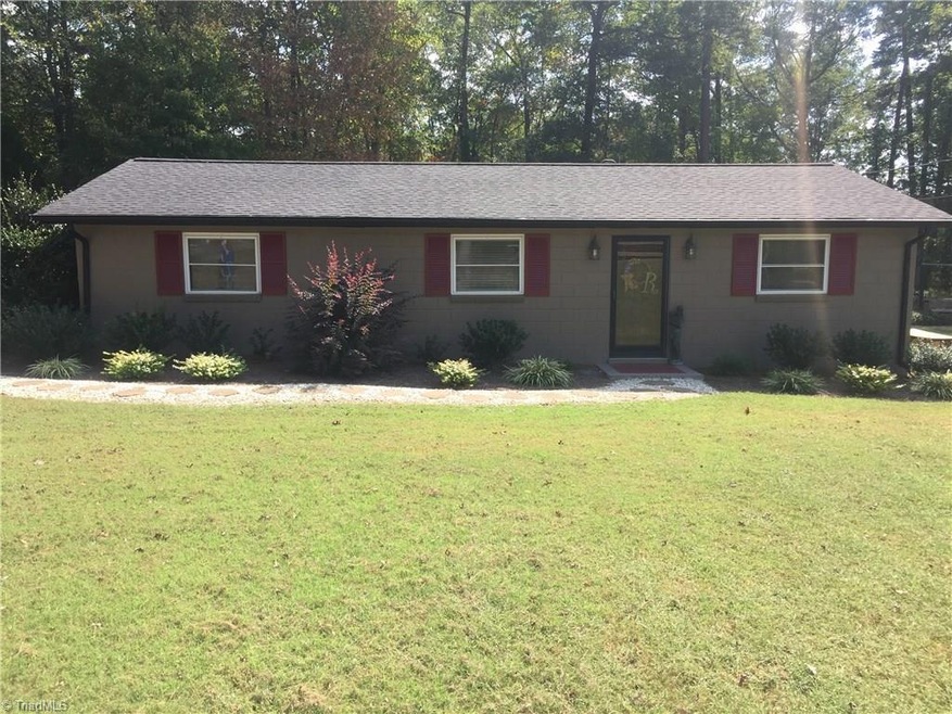 327 Mcknight St, Asheboro, NC 27203 - photo 1