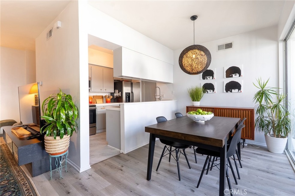 Sherman Villas unit 216, Sherman Oaks, CA 91423 - photo 1