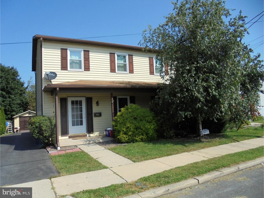 1517 King St, Reading, PA 19605 - photo 1