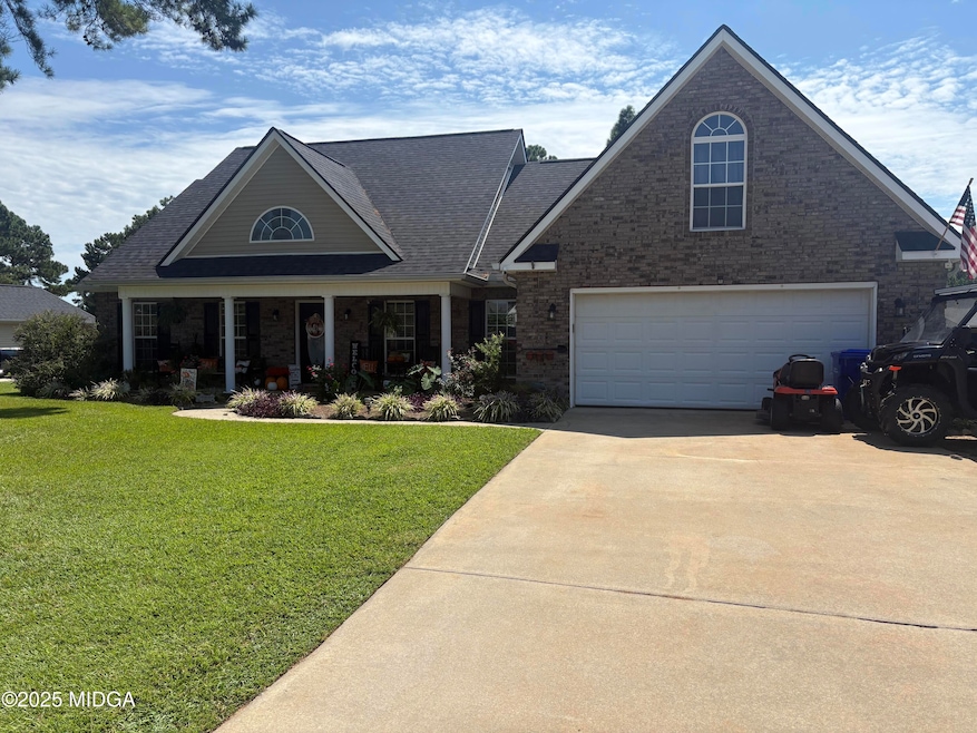 320 Ellicott Dr, Warner Robins, GA 31088 - photo 1