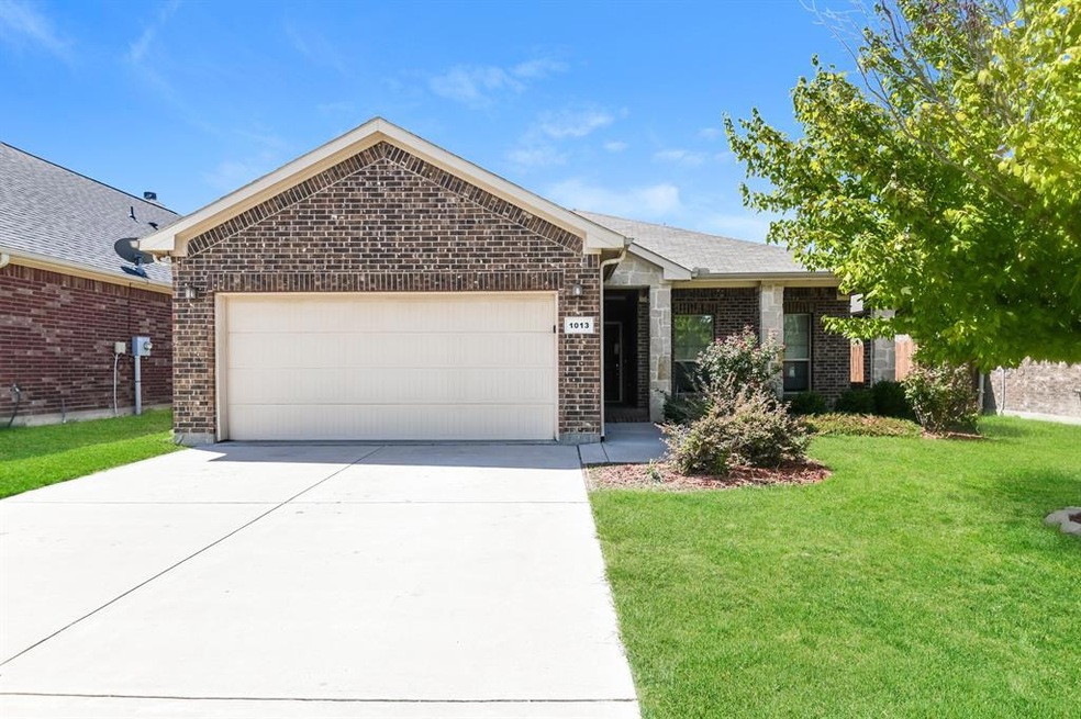 1013 Jodie Dr, Weatherford, TX 76087 - photo 1