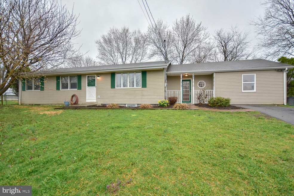 44 Iden Ln, Martinsburg, WV 25404 - photo 1