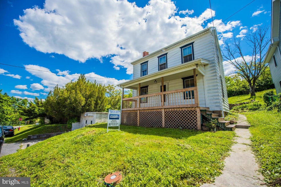 253 S Laurel Ave, Berkeley Springs, WV 25411 - photo 1