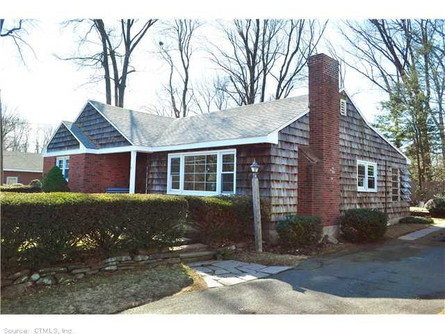 71 Berkshire Rd, West Hartford, CT 06107 - photo 1