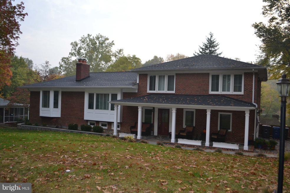 1721 Fairview Ave, McLean, VA 22101 - photo 1