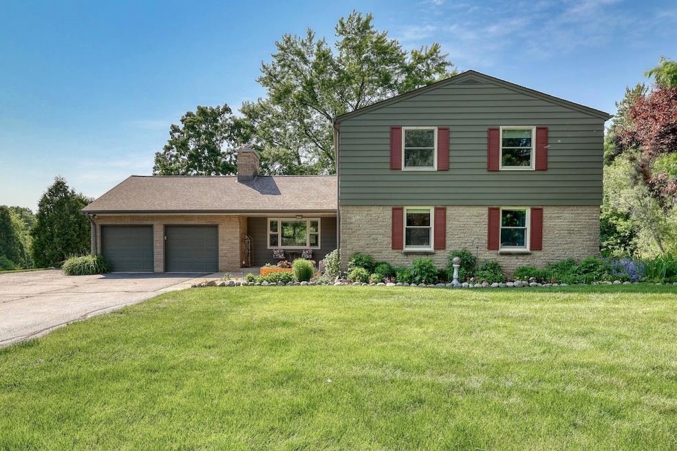 3365 Cardinal Dr, Brookfield, WI 53005 - photo 1