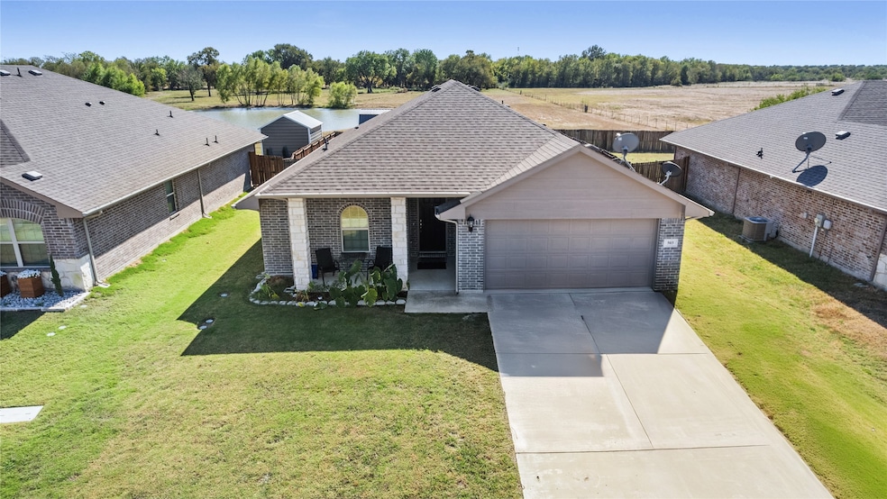 503 Cottage Row, Mabank, TX 75147 - photo 1