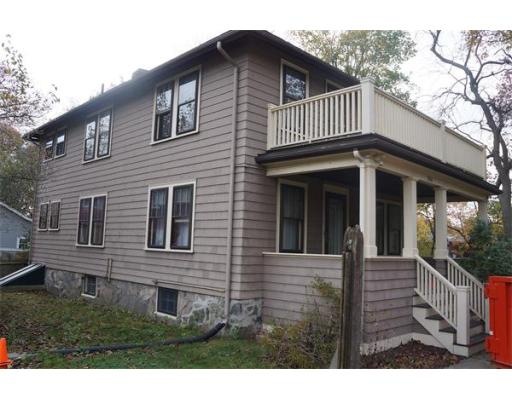 566 W Roxbury Pkwy, West Roxbury, MA 02132 - photo 1