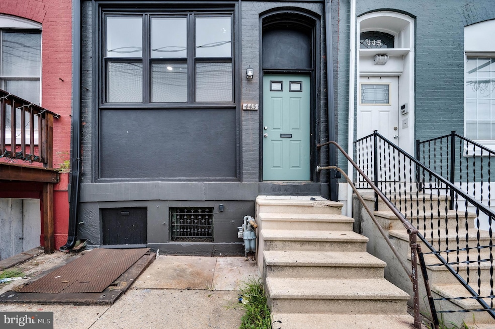 443 Buttonwood St, Reading, PA 19601 - photo 1