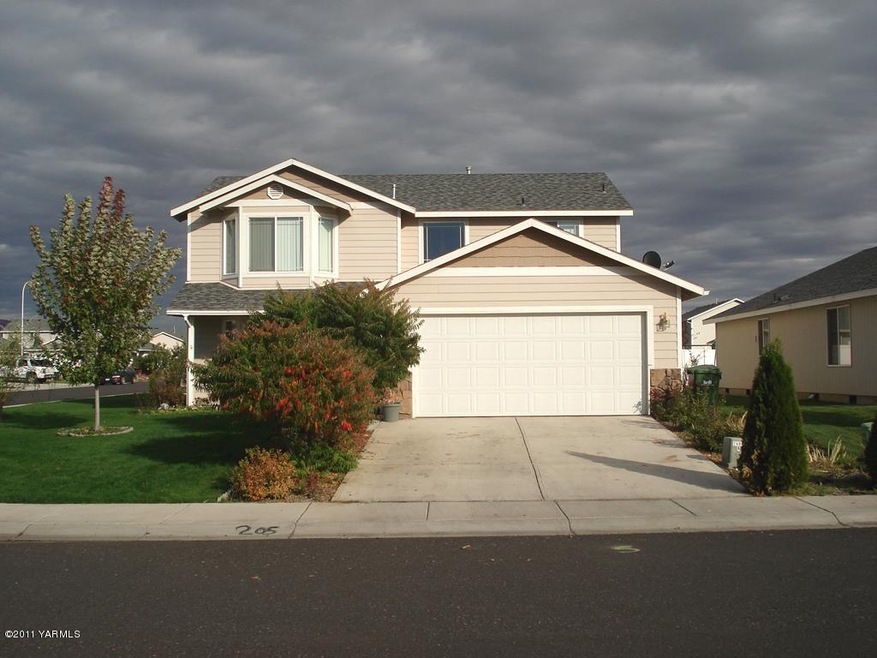 205 North Centennial Street, Moxee