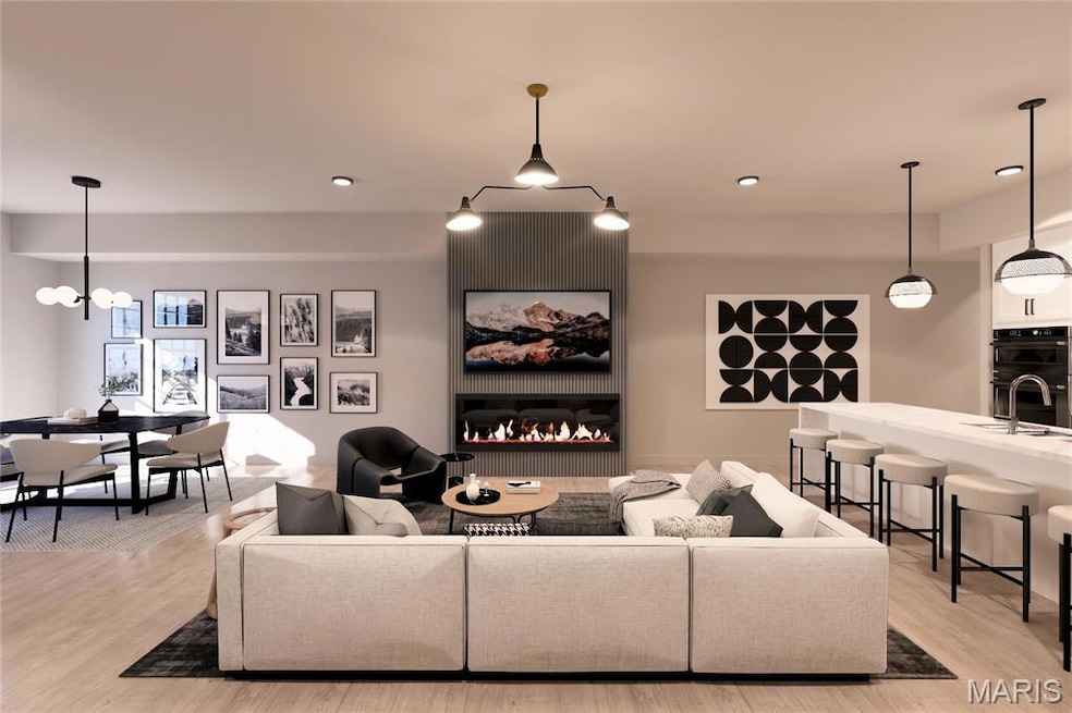 1121 S Main St unit 104, Saint Charles, MO 63301 - photo 1