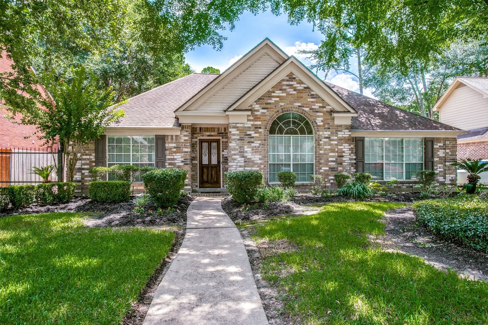 15718 Birchview Dr, Tomball, TX 77377 - photo 1