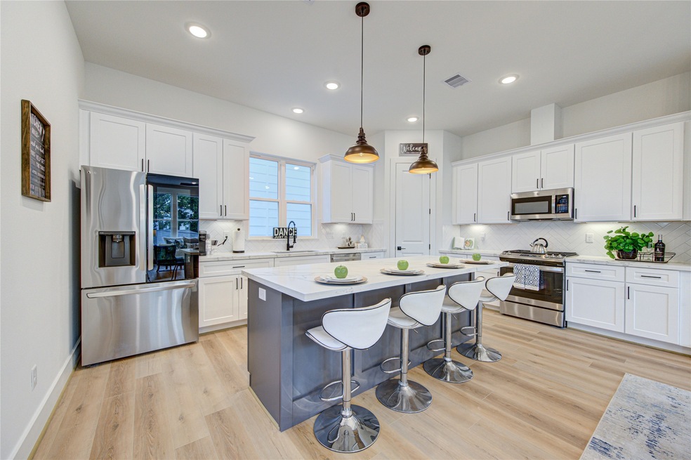 1514 Griffin St, Houston, TX 77009 - photo 1