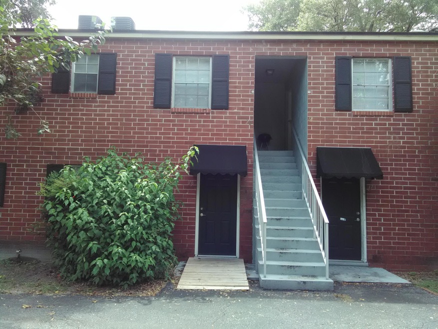 2125 Hyde Park Rd unit 19, Jacksonville, FL 32210 - photo 1