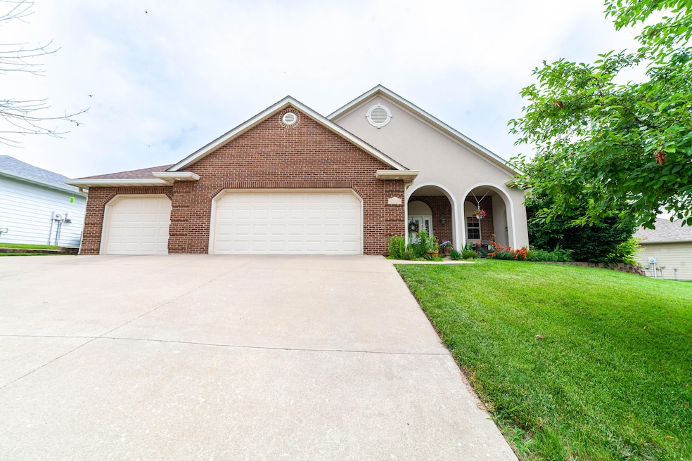 2509 Longview Dr, Columbia, MO 65203 - photo 1