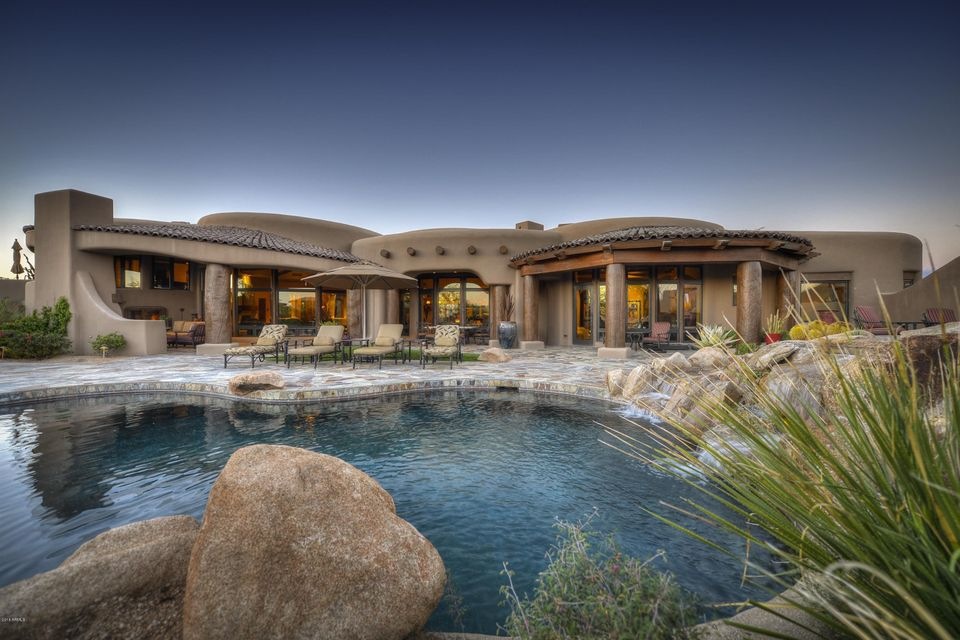 052_Exterior Back - Pool
