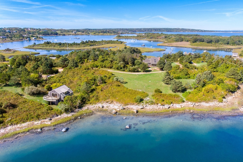 138 & 138B State Rd, Chilmark, MA 02535 - photo 1
