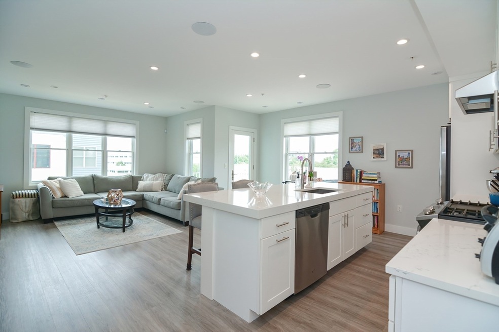 151 Hancock St unit 15, Quincy, MA 02171 - photo 1