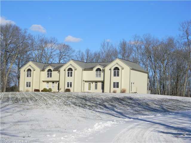8 Oak Hill Estate unit 8, Woodstock, CT 06281 - photo 1