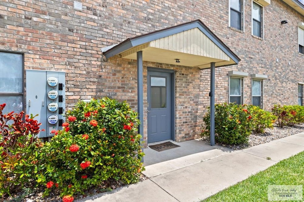 77 Santa Isabel Blvd unit O 8, Laguna Vista, TX 78578 - photo 1