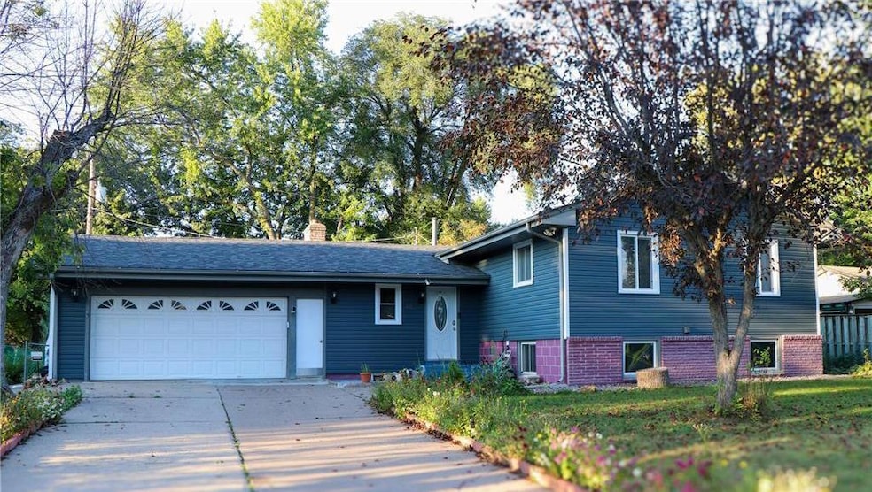 Pending $389,900 • Co-Listing Agent
