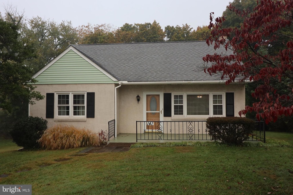 141 W Cherry Ln, Souderton, PA 18964 - photo 1