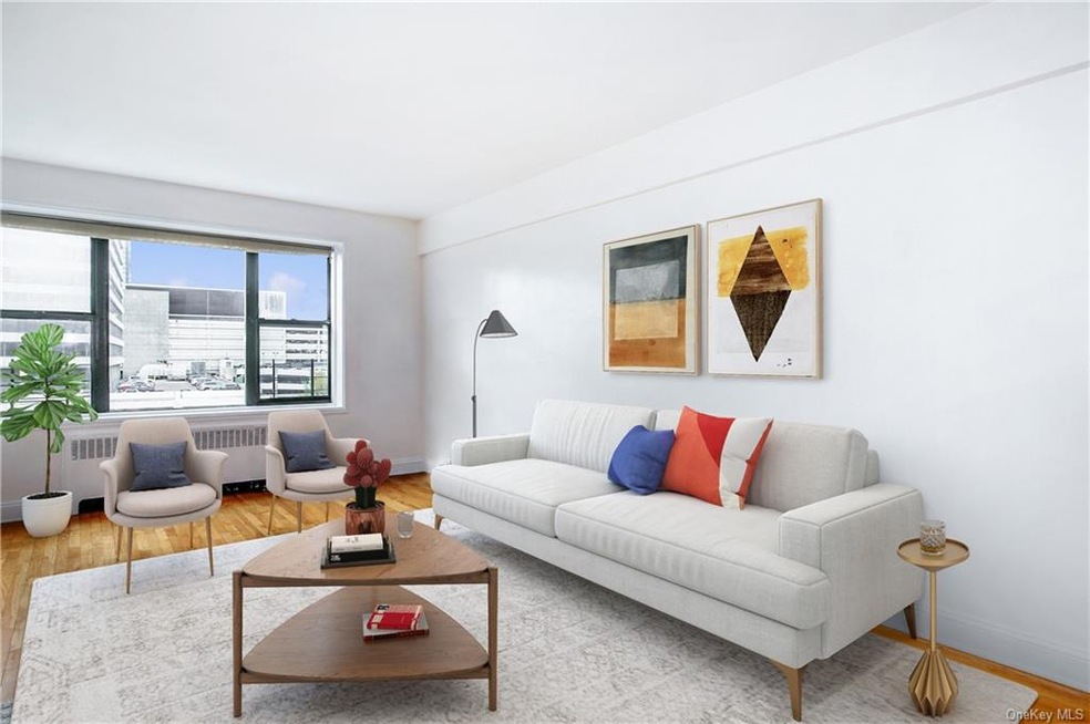 Tibbets Park unit 6C, White Plains, NY 10601 - photo 1