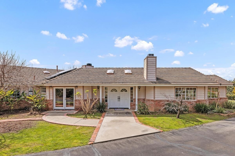 15121 Country Hill Rd, Poway, CA 92064 - photo 1