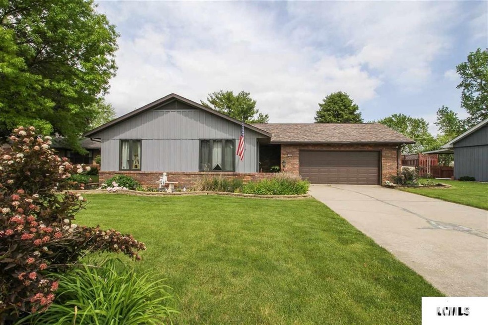 368 Northgate St, Lincoln, IL 62656 - photo 1