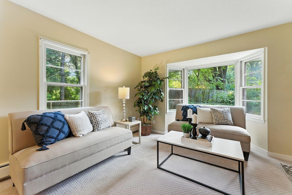 For Sale $319,900 • Co-Listing Agent