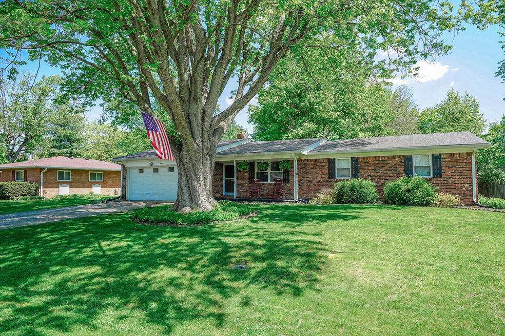 1211 Bluff Rd, Plainfield, IN 46168 - photo 1