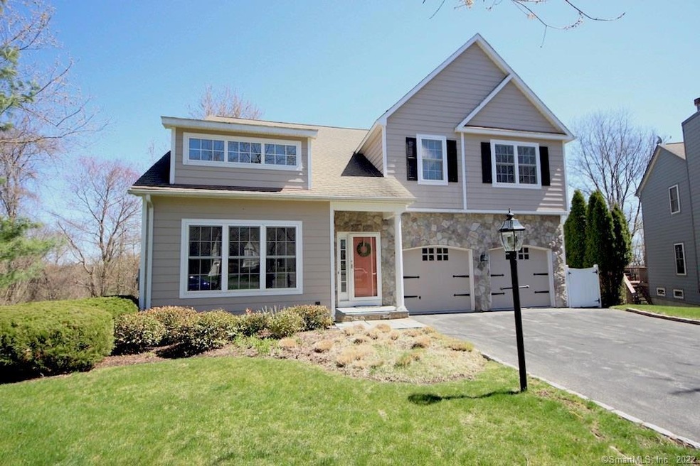 65 Macarthur Ln unit 4, Stamford, CT 06902 - photo 1