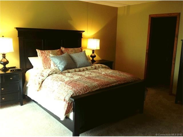 611 Ocean Ave unit A5, New London, CT 06320 - photo 1