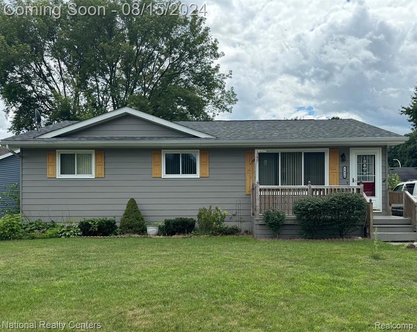 1436 Devonshire Ln, Port Huron, MI 48060 - photo 1