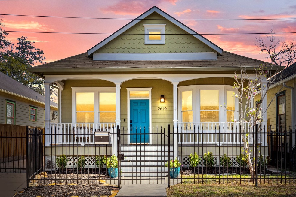 2610 Cortlandt St, Houston, TX 77008 - photo 1