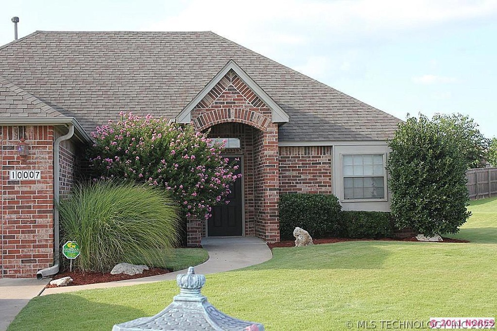 Immaculate Home located in Honey Creek!