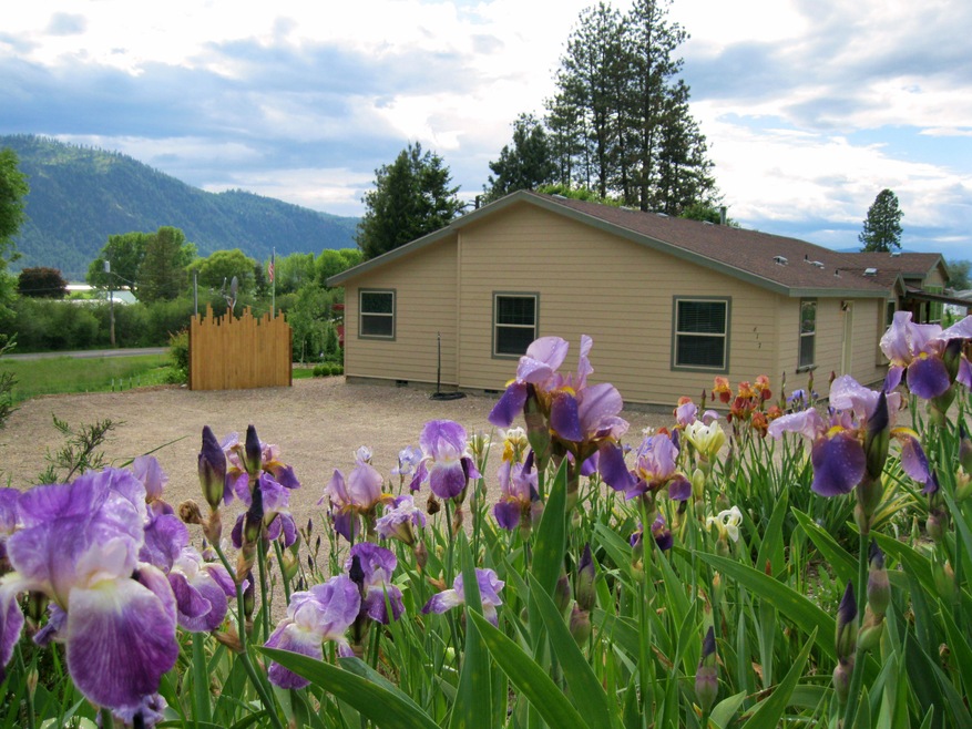 617 N Ridge St, Chewelah, WA 99109 - photo 1