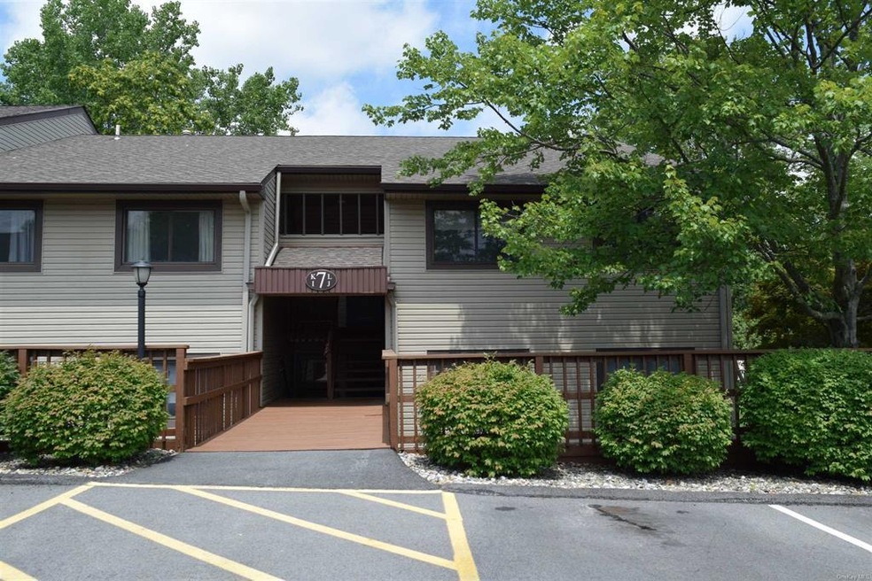 7 Knightsbridge unit 7L, Poughkeepsie, NY 12603 - photo 1