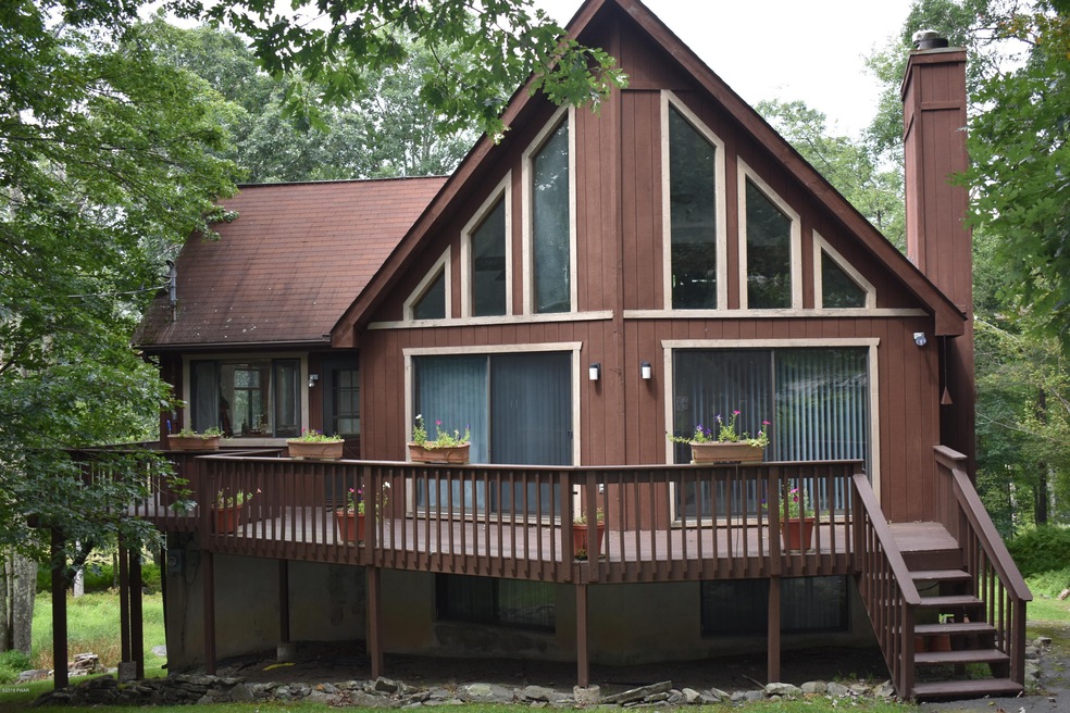 322 Surrey Dr, Hawley, PA 18428 - photo 1