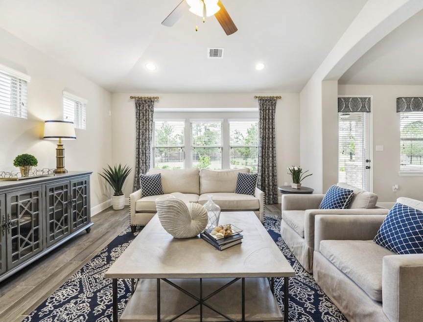 456 Lake Line Dr, Alvin, TX 77511 - photo 1