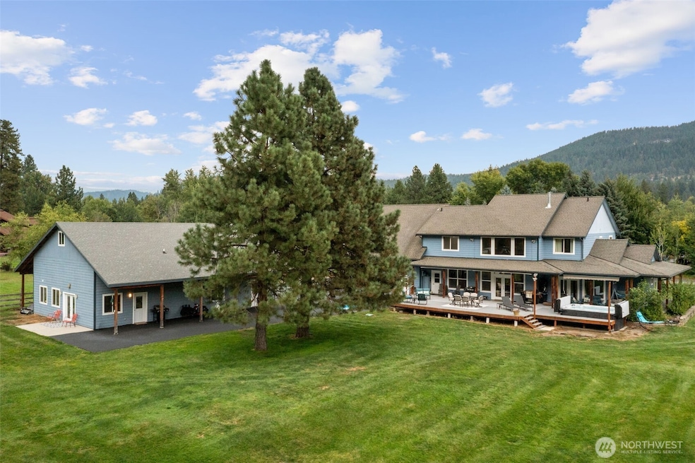 For Sale $1,899,900 • Co-Listing Agent