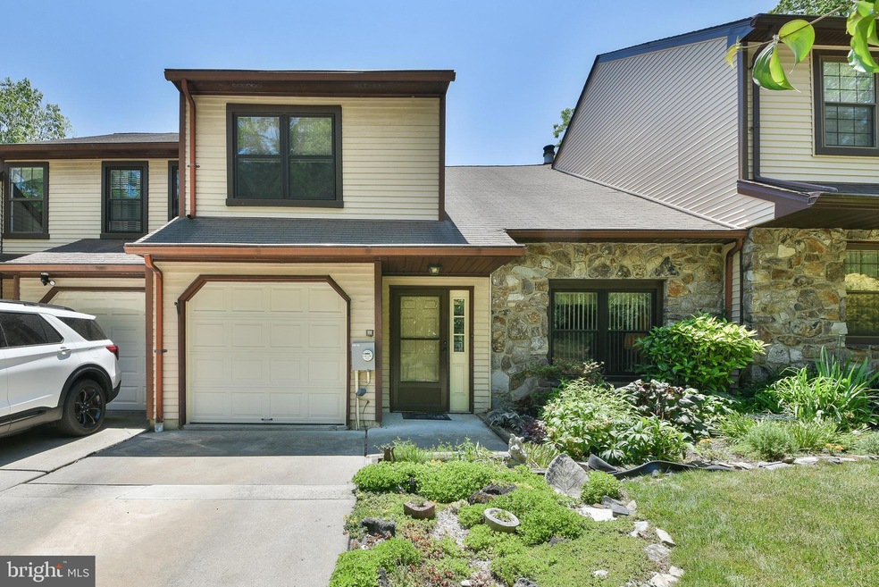 8532 Trumbauer Dr, Glenside, PA 19038 - photo 1