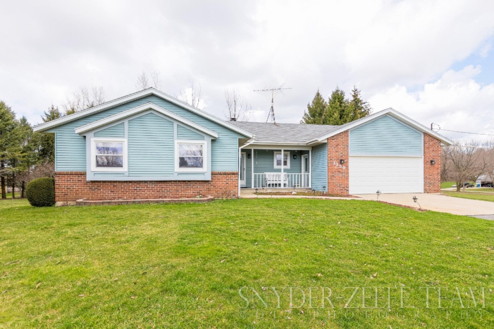 1259 100th St-5