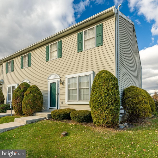100 Cheshire Ct, Sinking Spring, PA 19608 - photo 1