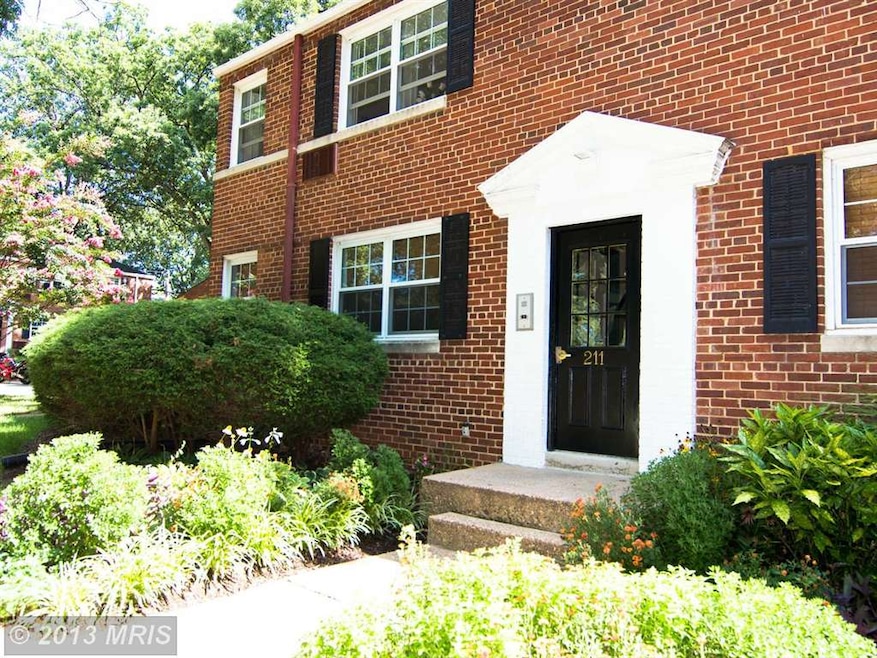 211 N Trenton St unit 2112, Arlington, VA 22203 - photo 1