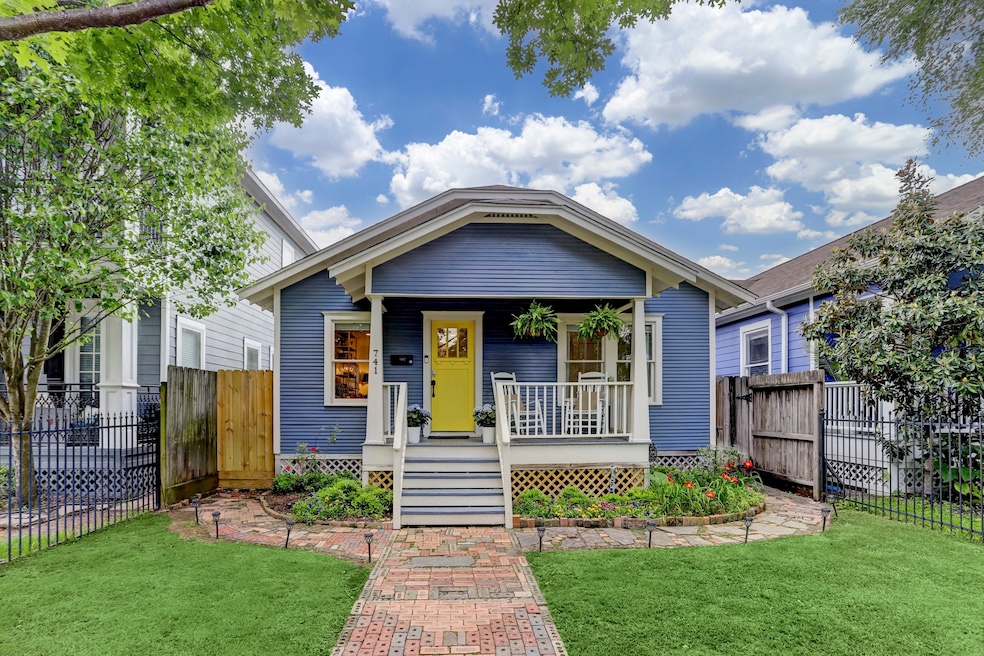 741 Allston St, Houston, TX 77007 - photo 1