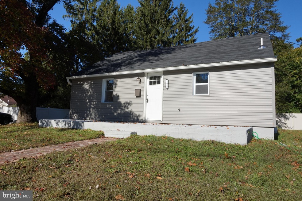 1042 W Park Ave, Lindenwold, NJ 08021 - photo 1