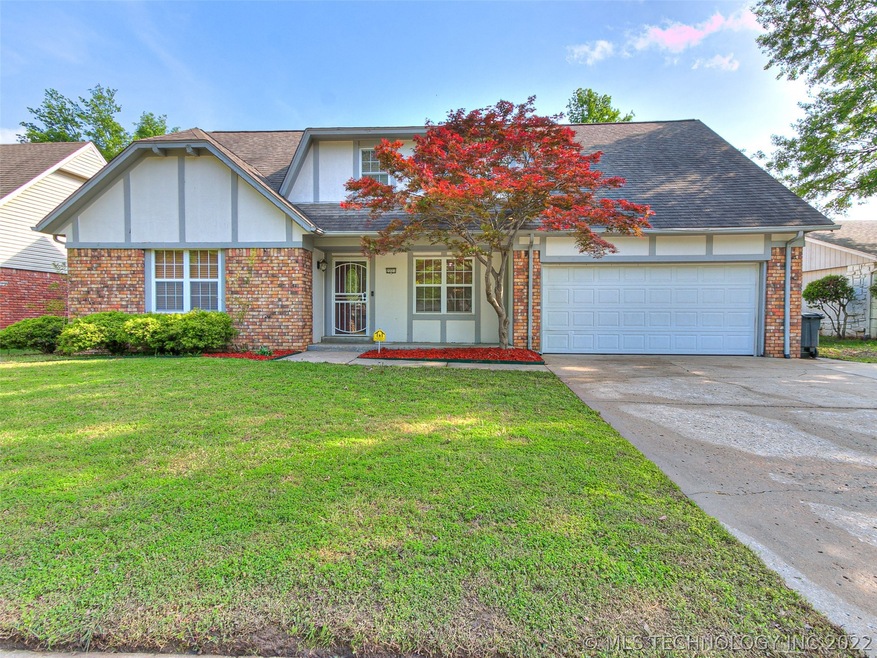 2221 W Edgewater St, Broken Arrow, OK 74012 - photo 1