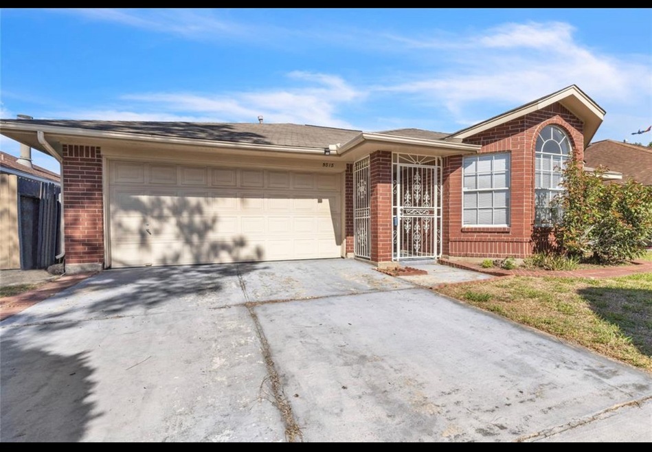 9515 Coast Bridge St, Houston, TX 77075 - photo 1