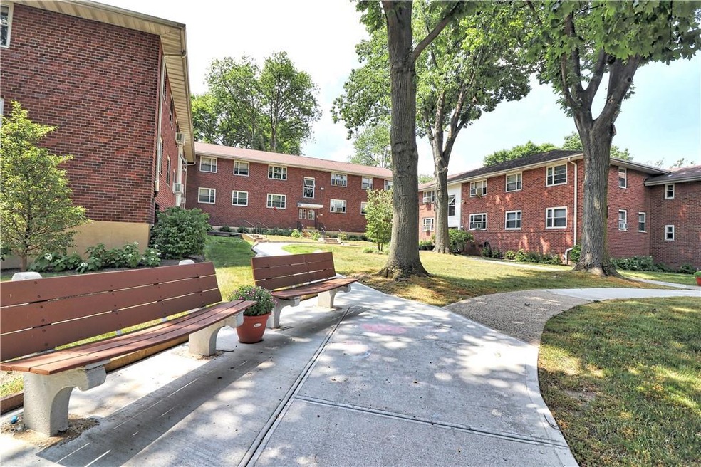 855 Palisade Ave unit 1E, Yonkers, NY 10703 - photo 1